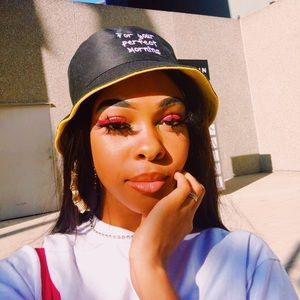 Meet your Posher, Amiya